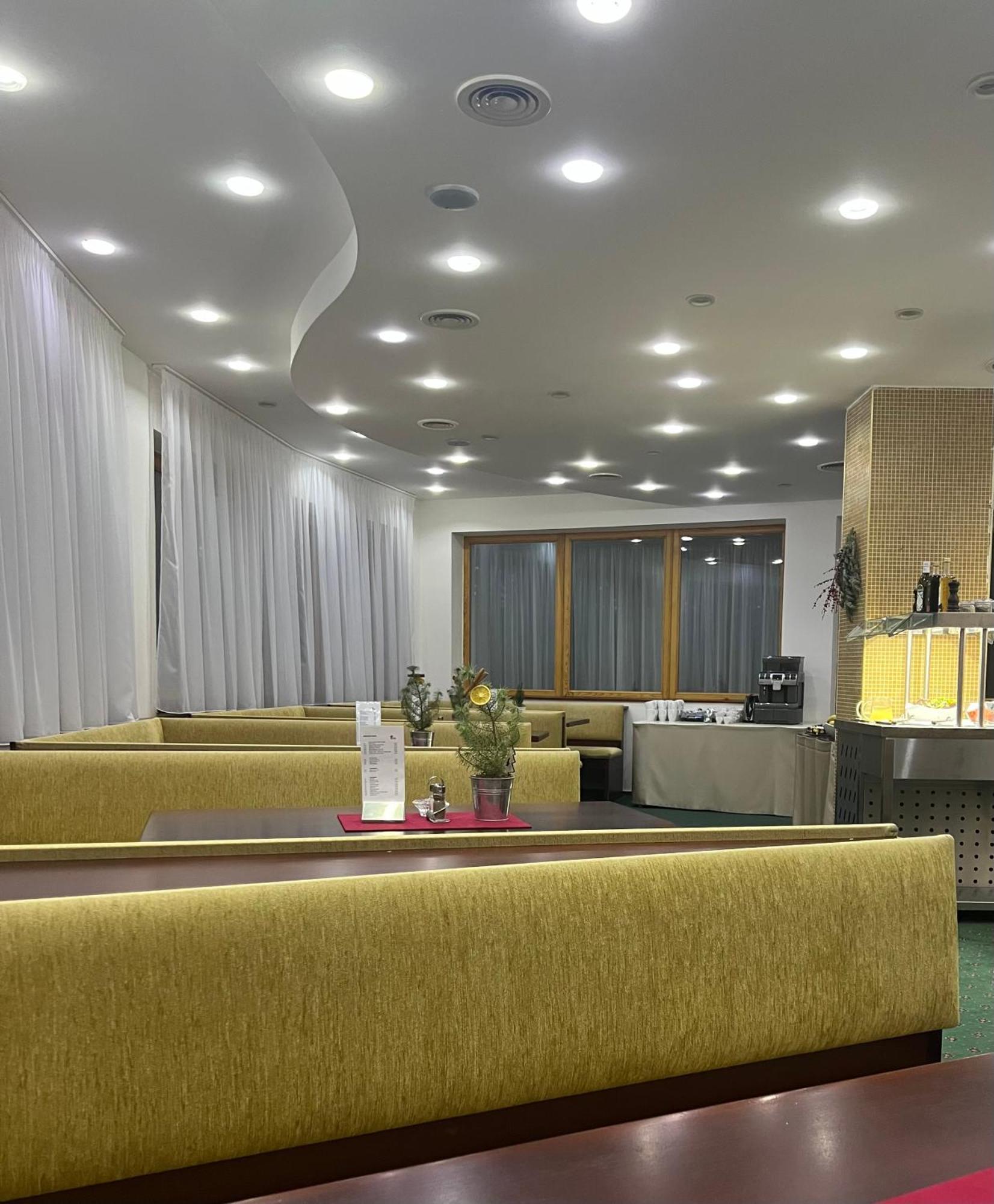 Hotel Euforia Nova Lesna Ngoại thất bức ảnh