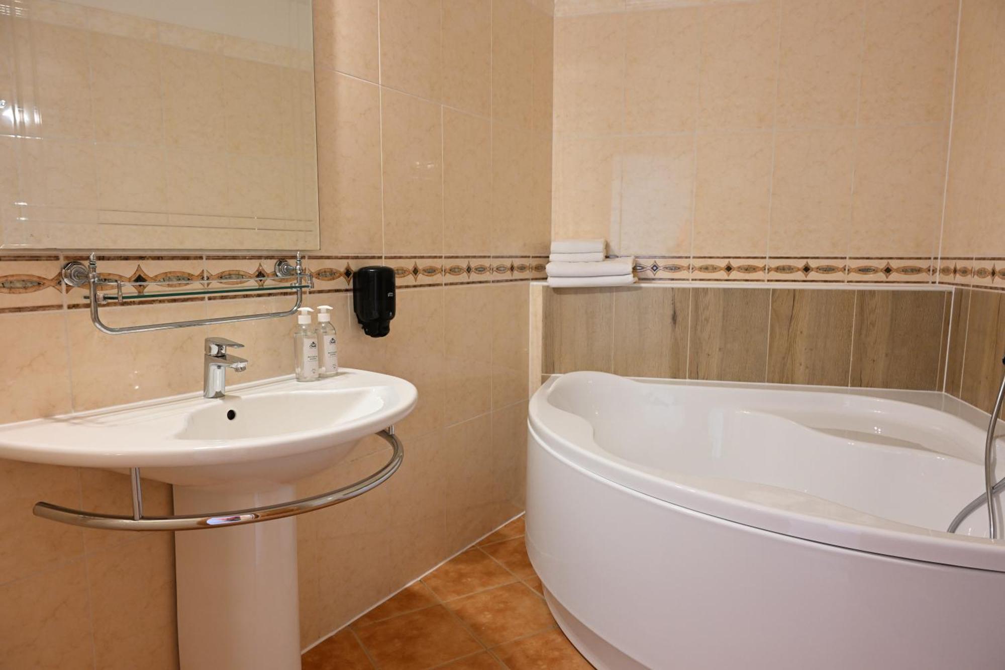 Hotel Euforia Nova Lesna Ngoại thất bức ảnh