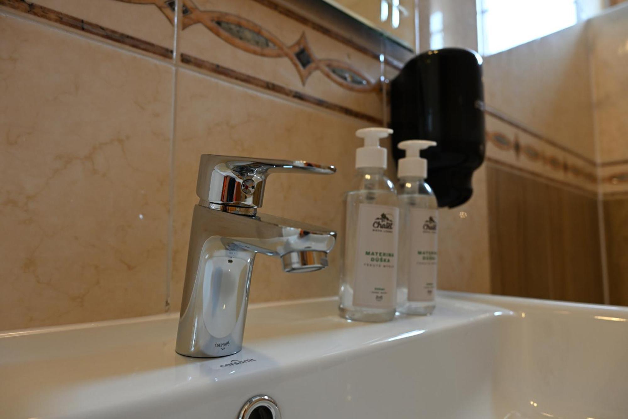 Hotel Euforia Nova Lesna Ngoại thất bức ảnh